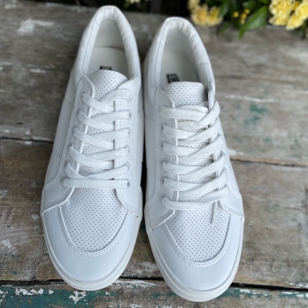 Express white tennis shoes womens 9 nwt - Picture 2 of 9